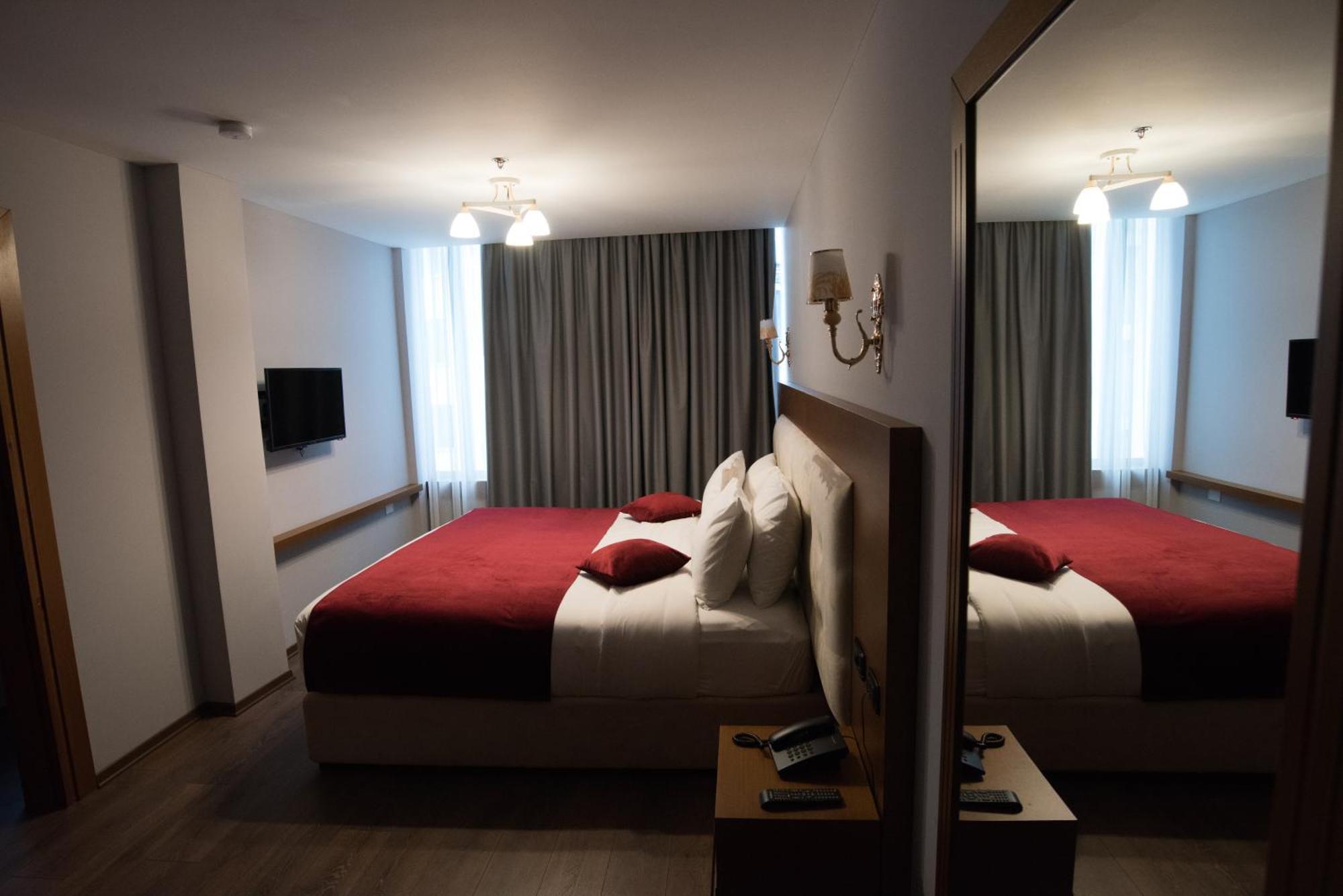 Albanopolis Hotel 티라나 외부 사진