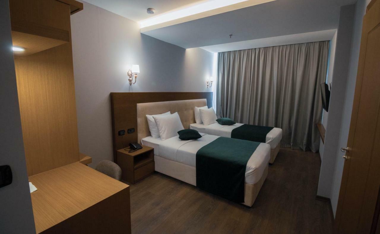 Albanopolis Hotel 티라나 외부 사진