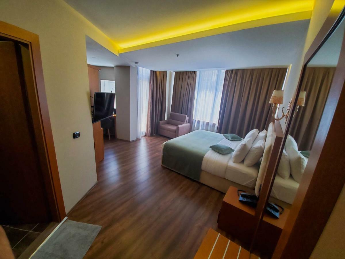 Albanopolis Hotel 티라나 외부 사진