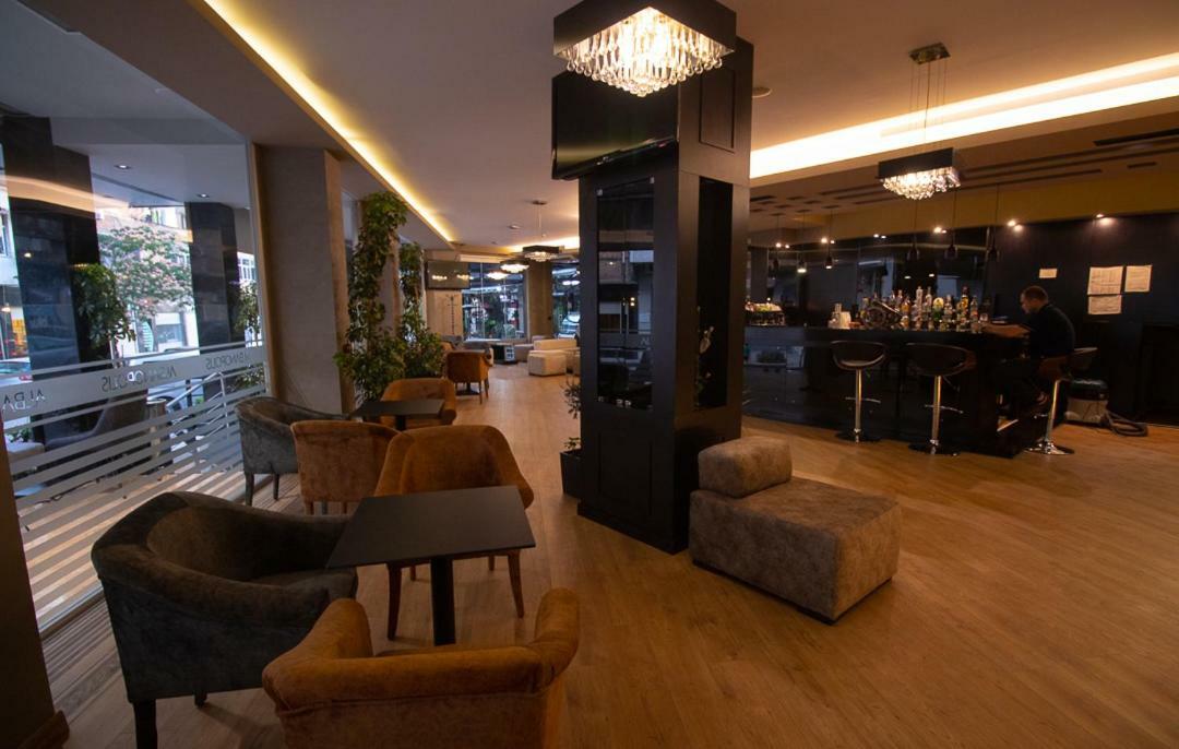 Albanopolis Hotel 티라나 외부 사진