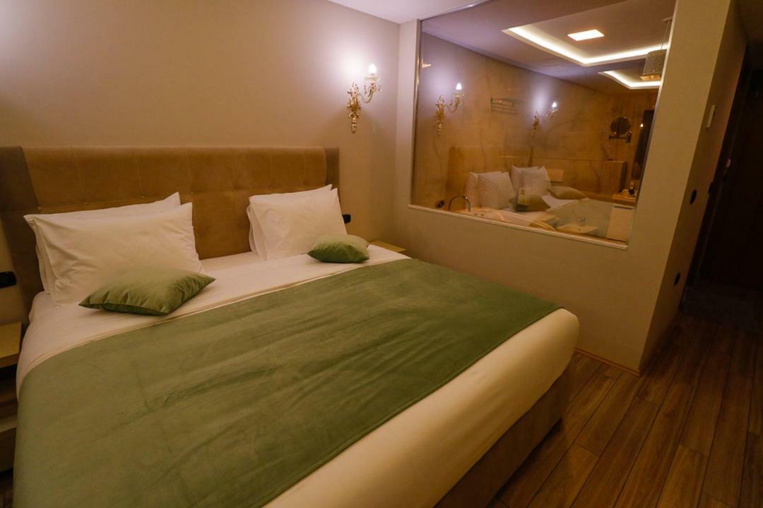 Albanopolis Hotel 티라나 외부 사진